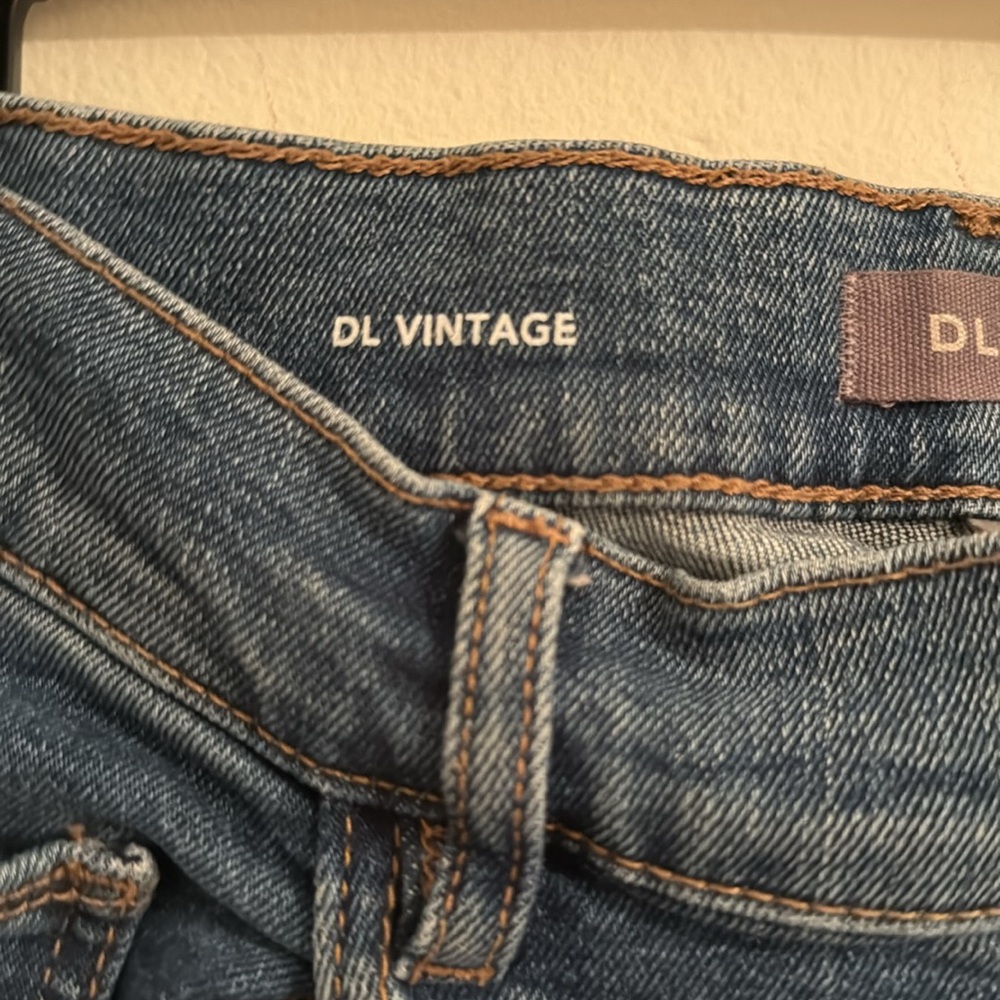 DL1961 VINTAGE HIGH RISE STRAIGHT JEANS - Picture 4 of 8